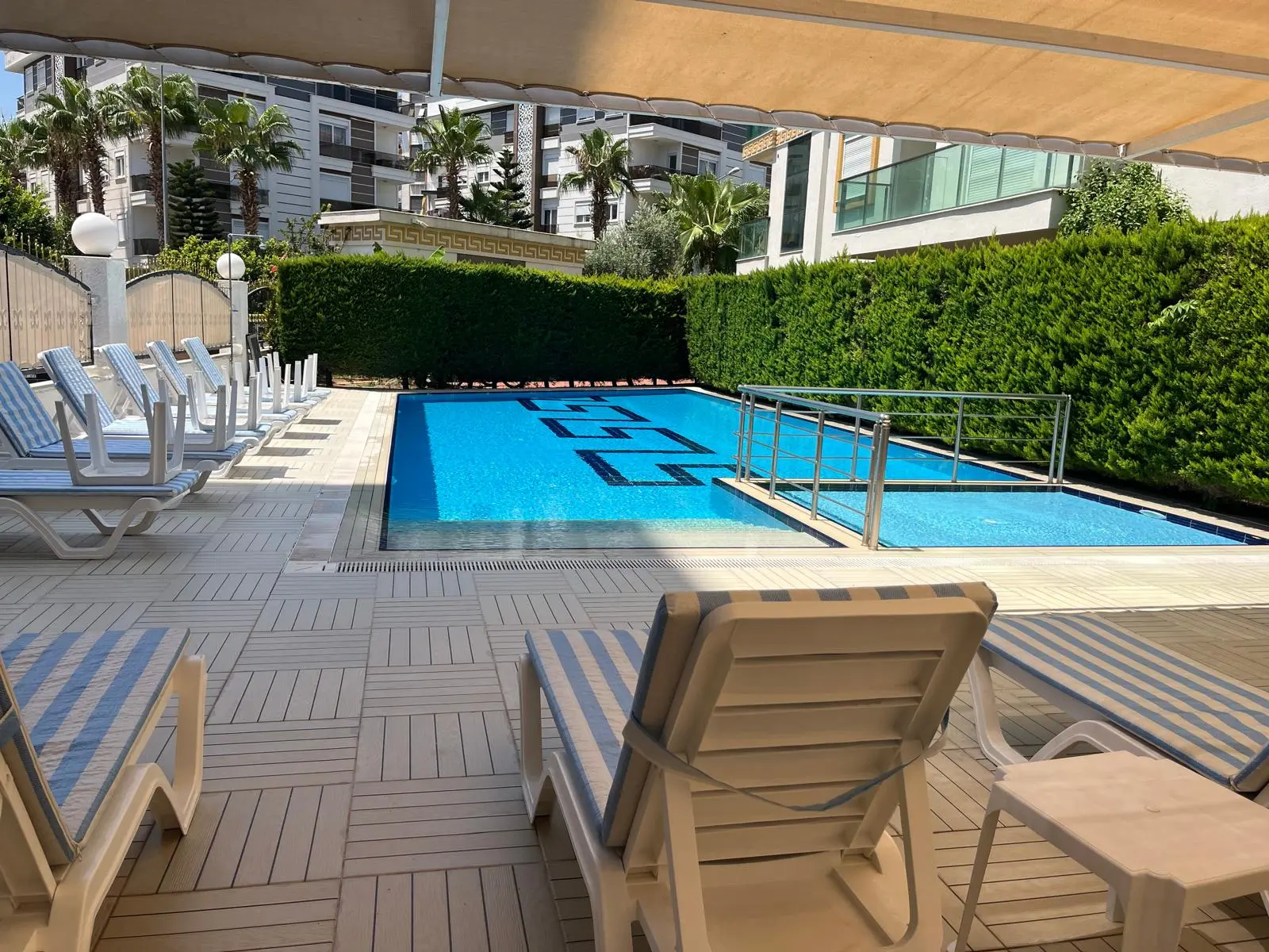 Swimming pool